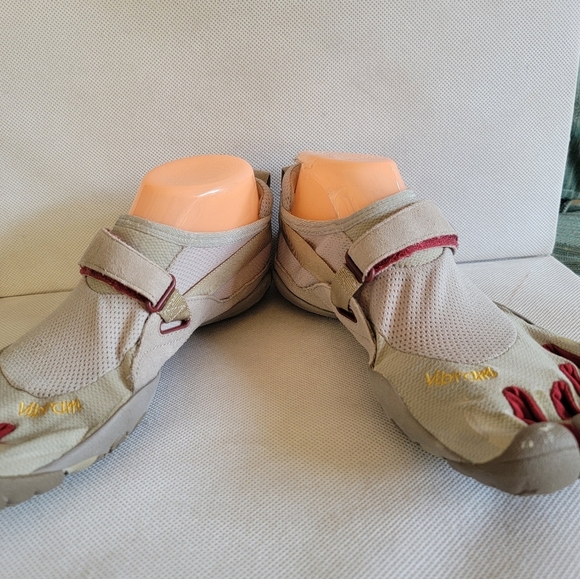 VIBRAM FIVE FINGER RUNNING SHOES (sz US 9‎ or Euro 40) - Picture 4 of 8